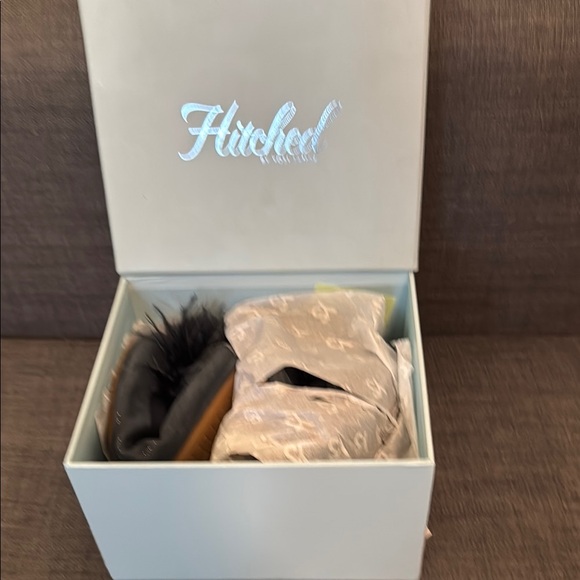 Yosi Samra Women's Ballet Flats with Ostrich Feather Pom-Pom Detail - Picture 8 of 9